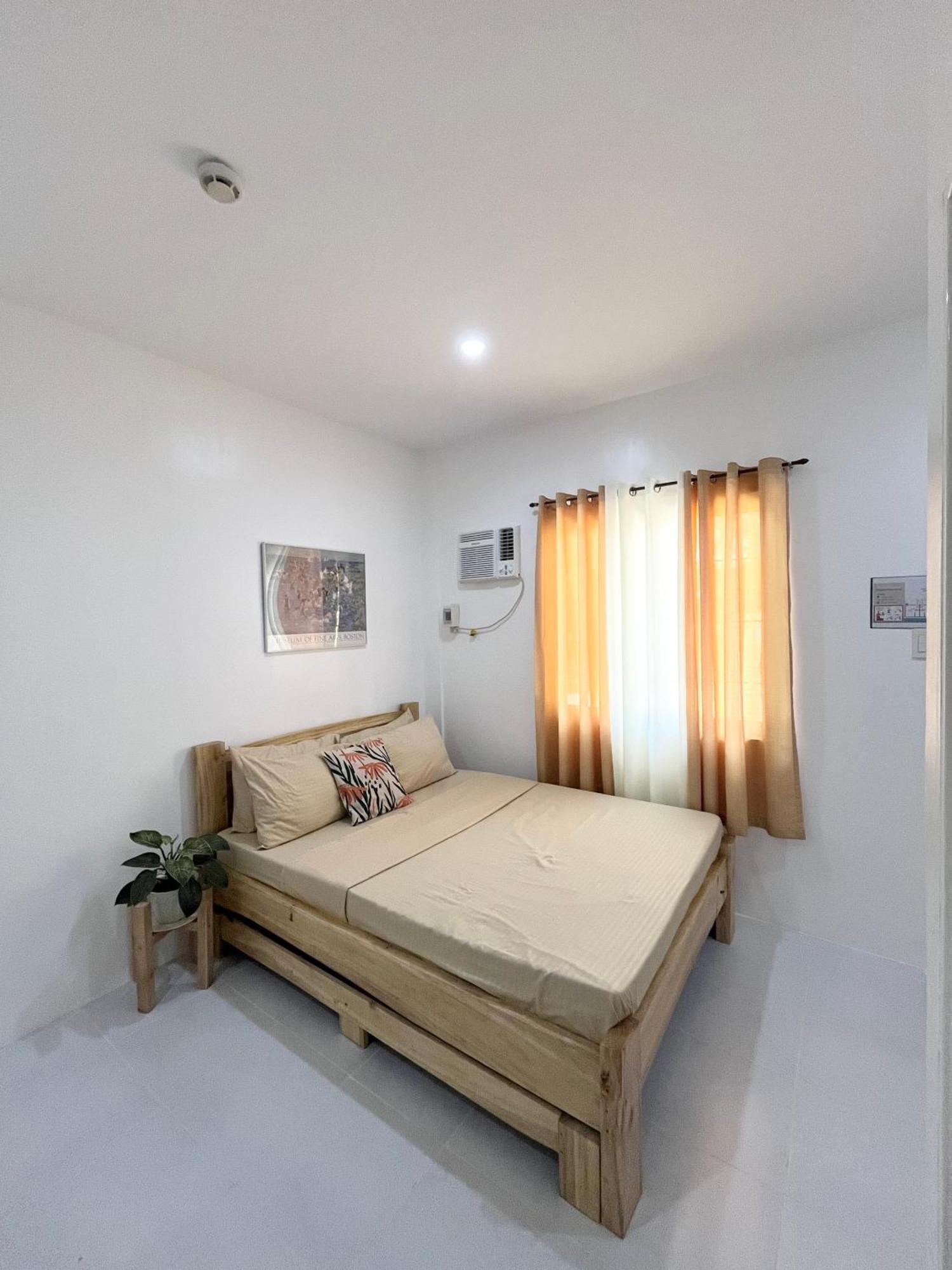 Sunnydale Apartelle -Room Accommodation Near Calatagan Beach Resorts Batangas Exterior foto